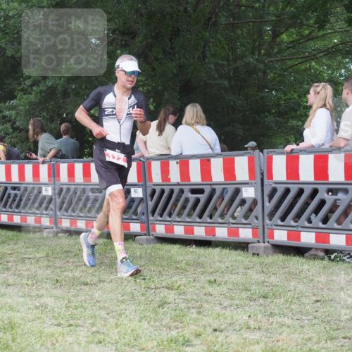 21.06.2025 - 27. Vierlanden-Triathlon KatJ http://msf.ph/oto/8018727 15.06.2025 13:18:30 Ziel 172 meine-sportfotos.de