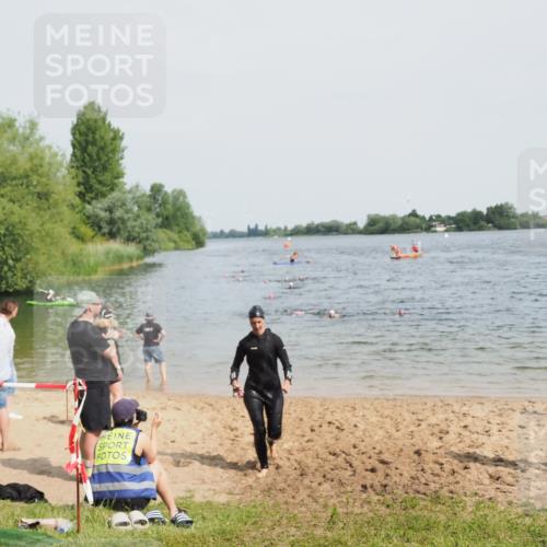 21.06.2025 - 27. Vierlanden-Triathlon MichiJ http://msf.ph/oto/8018733 15.06.2026 10:18:44 Schwimmen 536 meine-sportfotos.de