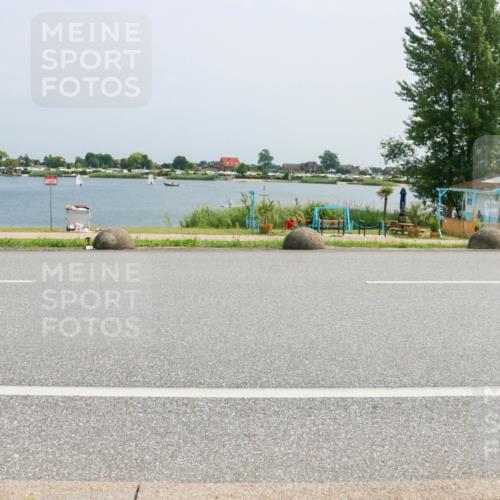 21.06.2025 - 27. Vierlanden-Triathlon H.Heesch http://msf.ph/oto/8018782 15.06.2025 12:00:25 Radfahren 930, 939 meine-sportfotos.de