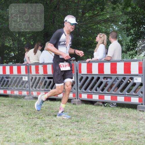 21.06.2025 - 27. Vierlanden-Triathlon KatJ http://msf.ph/oto/8018786 15.06.2025 13:18:31 Ziel 172 meine-sportfotos.de