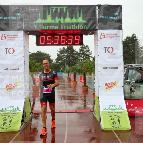 15.06.2025 - 7 Türme Triathlon Michael Strokosch http://msf.ph/oto/8018790 15.06.2025 15:38:39 Ziel 301 meine-sportfotos.de