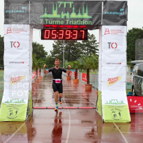 15.06.2025 - 7 Türme Triathlon Michael Strokosch http://msf.ph/oto/8018812 15.06.2025 15:39:36 Ziel 228 meine-sportfotos.de