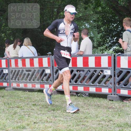 21.06.2025 - 27. Vierlanden-Triathlon KatJ http://msf.ph/oto/8018815 15.06.2025 13:18:31 Ziel 172 meine-sportfotos.de