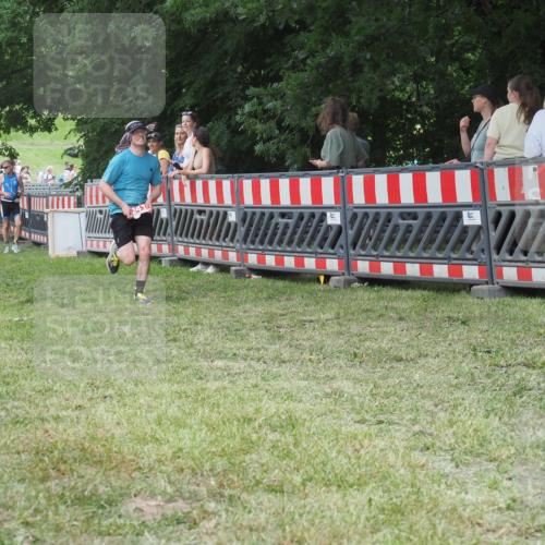 21.06.2025 - 27. Vierlanden-Triathlon KatJ http://msf.ph/oto/8018828 15.06.2025 13:18:42 Ziel 241, 855 meine-sportfotos.de