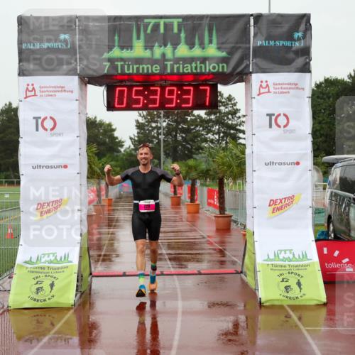 15.06.2025 - 7 Türme Triathlon Michael Strokosch http://msf.ph/oto/8018839 15.06.2025 15:39:37 Ziel 228 meine-sportfotos.de