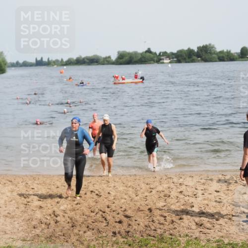 21.06.2025 - 27. Vierlanden-Triathlon MichiJ http://msf.ph/oto/8018851 15.06.2026 10:19:04 Schwimmen 478, 498, 543, 558 meine-sportfotos.de