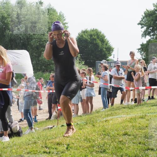 15.06.2025 - 27. Vierlanden-Triathlon KatJ http://msf.ph/oto/8018881 15.06.2025 10:18:11 Schwimmen 515, 550, 629 meine-sportfotos.de