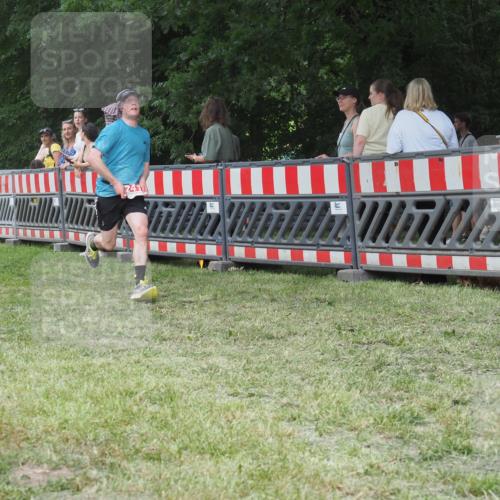 21.06.2025 - 27. Vierlanden-Triathlon KatJ http://msf.ph/oto/8018889 15.06.2025 13:18:43 Ziel 241, 855 meine-sportfotos.de