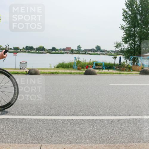 15.06.2025 - 27. Vierlanden-Triathlon H.Heesch http://msf.ph/oto/8018893 15.06.2025 10:20:39 Radfahren 181, 182, 227 meine-sportfotos.de