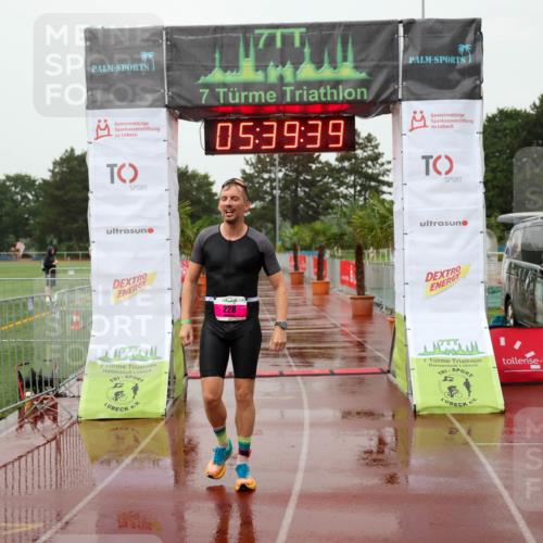 15.06.2025 - 7 Türme Triathlon Michael Strokosch http://msf.ph/oto/8018896 15.06.2025 15:39:38 Ziel 228 meine-sportfotos.de
