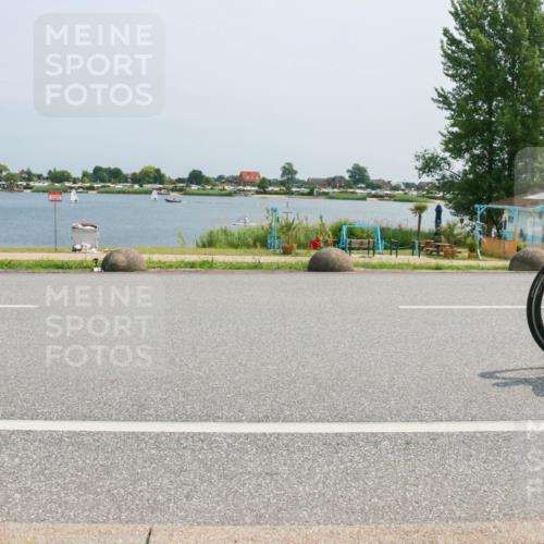 21.06.2025 - 27. Vierlanden-Triathlon H.Heesch http://msf.ph/oto/8018922 15.06.2025 12:00:27 Radfahren 930 meine-sportfotos.de