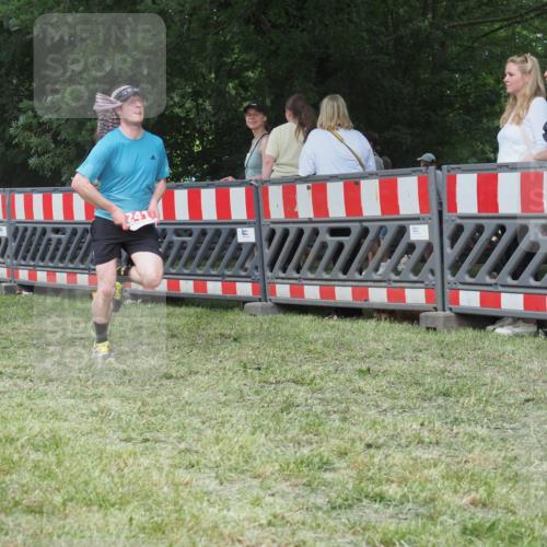21.06.2025 - 27. Vierlanden-Triathlon KatJ http://msf.ph/oto/8018937 15.06.2025 13:18:43 Ziel 241, 855 meine-sportfotos.de