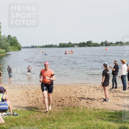 21.06.2025 - 27. Vierlanden-Triathlon MichiJ http://msf.ph/oto/8019073 15.06.2026 10:19:12 Schwimmen 474, 478, 498, 543, 558 meine-sportfotos.de