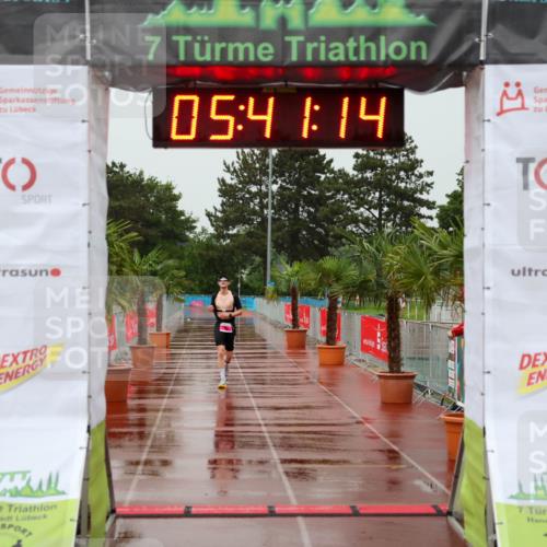 15.06.2025 - 7 Türme Triathlon Michael Strokosch http://msf.ph/oto/8019080 15.06.2025 15:41:13 Ziel 303 meine-sportfotos.de