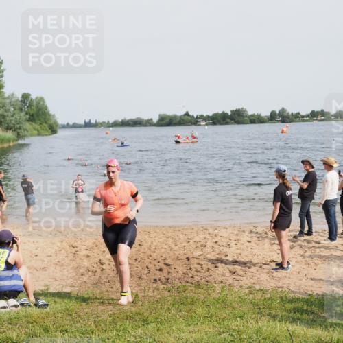 21.06.2025 - 27. Vierlanden-Triathlon MichiJ http://msf.ph/oto/8019082 15.06.2026 10:19:13 Schwimmen 474, 478, 498, 543, 558 meine-sportfotos.de