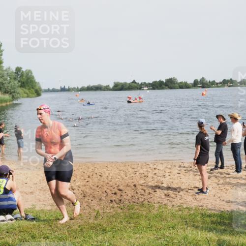 21.06.2025 - 27. Vierlanden-Triathlon MichiJ http://msf.ph/oto/8019104 15.06.2026 10:19:14 Schwimmen 474, 478, 498, 543, 558 meine-sportfotos.de