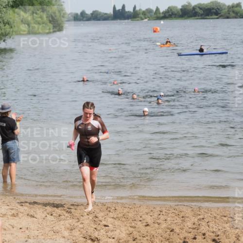 21.06.2025 - 27. Vierlanden-Triathlon MichiJ http://msf.ph/oto/8019110 15.06.2026 10:19:17 Schwimmen 474, 543, 558 meine-sportfotos.de