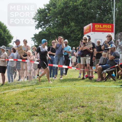 15.06.2025 - 27. Vierlanden-Triathlon KatJ http://msf.ph/oto/8019125 15.06.2025 10:18:28 Schwimmen 495, 533, 535, 568, 586, 621 meine-sportfotos.de