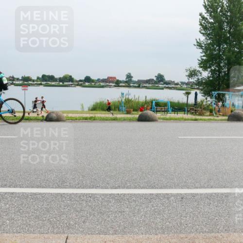 15.06.2025 - 27. Vierlanden-Triathlon H.Heesch http://msf.ph/oto/8019156 15.06.2025 11:15:48 Radfahren 147, 531, 729, 779 meine-sportfotos.de