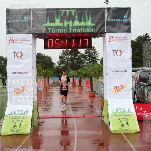 15.06.2025 - 7 Türme Triathlon Michael Strokosch http://msf.ph/oto/8019161 15.06.2025 15:41:17 Ziel 303 meine-sportfotos.de
