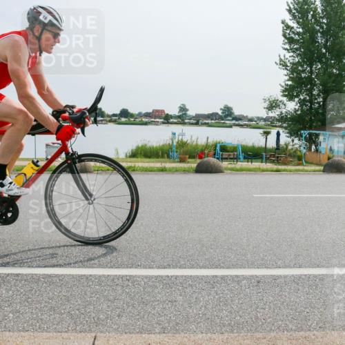 15.06.2025 - 27. Vierlanden-Triathlon H.Heesch http://msf.ph/oto/8019162 15.06.2025 10:22:10 Radfahren 16, 48, 417, 565, 592 meine-sportfotos.de