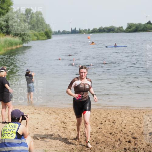 21.06.2025 - 27. Vierlanden-Triathlon MichiJ http://msf.ph/oto/8019172 15.06.2026 10:19:19 Schwimmen 474, 558 meine-sportfotos.de