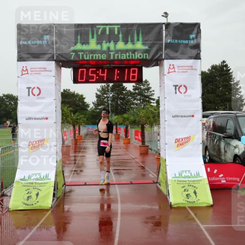 15.06.2025 - 7 Türme Triathlon Michael Strokosch http://msf.ph/oto/8019191 15.06.2025 15:41:18 Ziel 303 meine-sportfotos.de