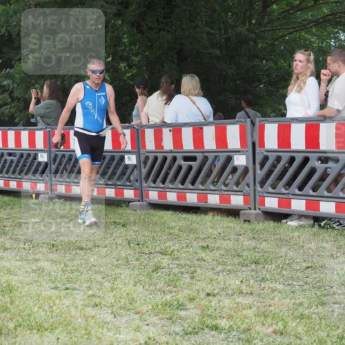 21.06.2025 - 27. Vierlanden-Triathlon KatJ http://msf.ph/oto/8019217 15.06.2025 13:18:55 Ziel 668, 743 meine-sportfotos.de