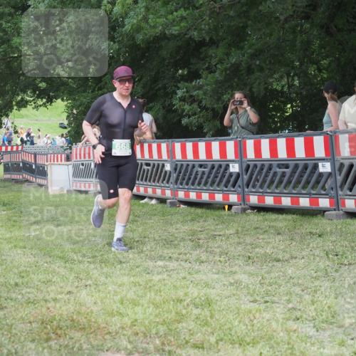 21.06.2025 - 27. Vierlanden-Triathlon KatJ http://msf.ph/oto/8019257 15.06.2025 13:18:58 Ziel 646, 668, 743 meine-sportfotos.de