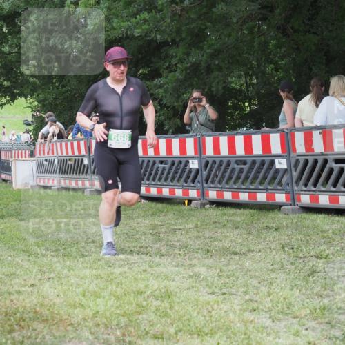 21.06.2025 - 27. Vierlanden-Triathlon KatJ http://msf.ph/oto/8019289 15.06.2025 13:18:59 Ziel 646, 668, 743 meine-sportfotos.de