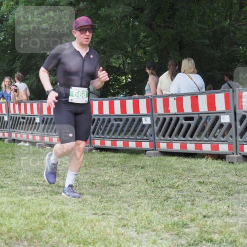 21.06.2025 - 27. Vierlanden-Triathlon KatJ http://msf.ph/oto/8019314 15.06.2025 13:18:59 Ziel 646, 668, 743 meine-sportfotos.de