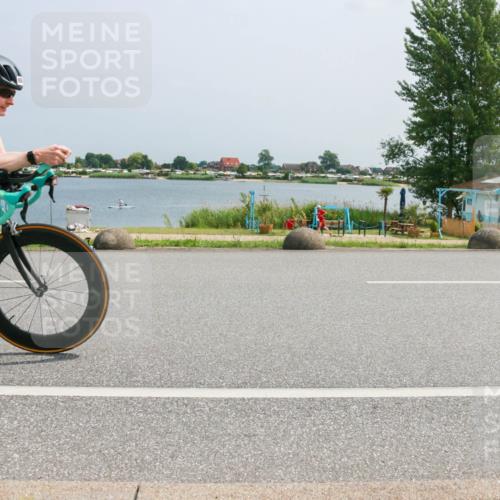 21.06.2025 - 27. Vierlanden-Triathlon H.Heesch http://msf.ph/oto/8019332 15.06.2025 12:00:51 Radfahren 650, 745, 929 meine-sportfotos.de