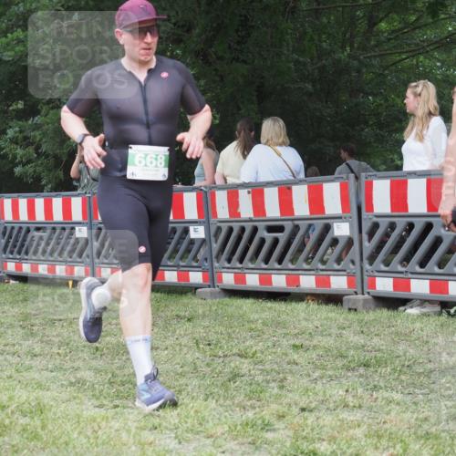 21.06.2025 - 27. Vierlanden-Triathlon KatJ http://msf.ph/oto/8019340 15.06.2025 13:18:59 Ziel 646, 668, 743 meine-sportfotos.de
