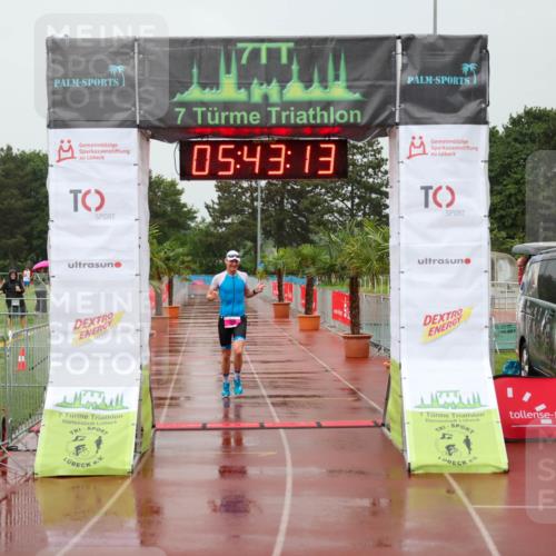 15.06.2025 - 7 Türme Triathlon Michael Strokosch http://msf.ph/oto/8019364 15.06.2025 15:43:13 Ziel  meine-sportfotos.de