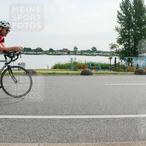 15.06.2025 - 27. Vierlanden-Triathlon H.Heesch http://msf.ph/oto/8019379 15.06.2025 09:37:57 Radfahren 241 meine-sportfotos.de