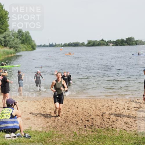 21.06.2025 - 27. Vierlanden-Triathlon MichiJ http://msf.ph/oto/8019385 15.06.2026 10:19:47 Schwimmen 500, 503, 539, 569, 578, 603 meine-sportfotos.de