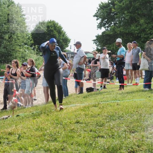 15.06.2025 - 27. Vierlanden-Triathlon KatJ http://msf.ph/oto/8019405 15.06.2025 10:19:09 Schwimmen 478, 498, 543, 558 meine-sportfotos.de