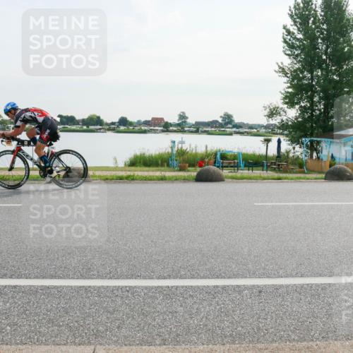 15.06.2025 - 27. Vierlanden-Triathlon H.Heesch http://msf.ph/oto/8019407 15.06.2025 09:38:04 Radfahren 143, 225 meine-sportfotos.de
