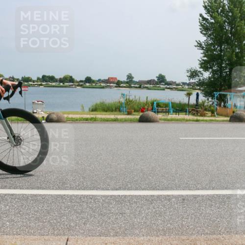 21.06.2025 - 27. Vierlanden-Triathlon H.Heesch http://msf.ph/oto/8019438 15.06.2025 12:01:31 Radfahren 899 meine-sportfotos.de