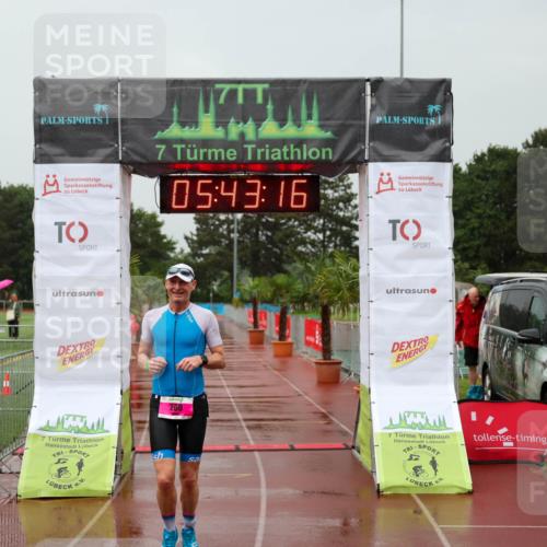 15.06.2025 - 7 Türme Triathlon Michael Strokosch http://msf.ph/oto/8019488 15.06.2025 15:43:15 Ziel  meine-sportfotos.de