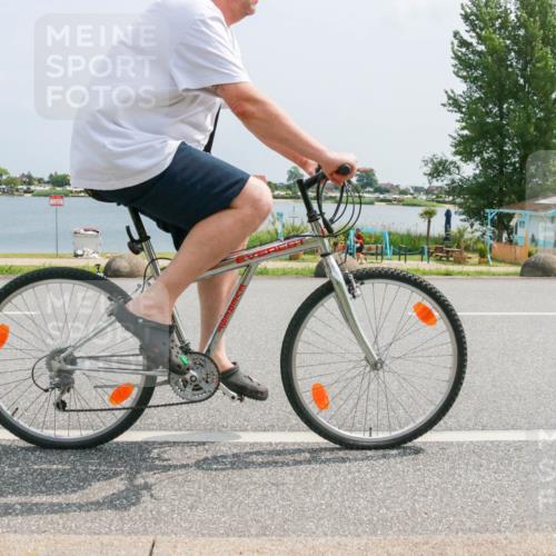 21.06.2025 - 27. Vierlanden-Triathlon H.Heesch http://msf.ph/oto/8019494 15.06.2025 12:01:35 Radfahren 780, 899 meine-sportfotos.de