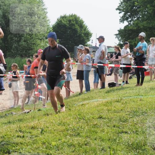 15.06.2025 - 27. Vierlanden-Triathlon KatJ http://msf.ph/oto/8019526 15.06.2025 10:19:14 Schwimmen 478, 498, 543, 558 meine-sportfotos.de