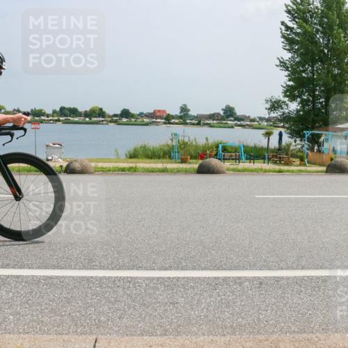 21.06.2025 - 27. Vierlanden-Triathlon H.Heesch http://msf.ph/oto/8019529 15.06.2025 12:01:53 Radfahren 925 meine-sportfotos.de