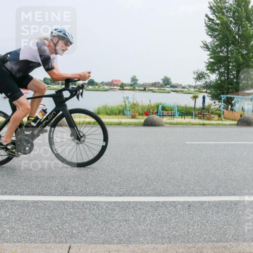 21.06.2025 - 27. Vierlanden-Triathlon H.Heesch http://msf.ph/oto/8019583 15.06.2025 12:02:21 Radfahren 656, 730, 800, 878, 936 meine-sportfotos.de