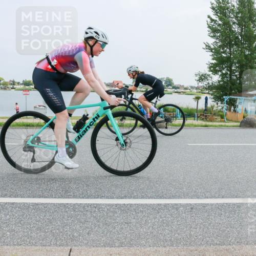 21.06.2025 - 27. Vierlanden-Triathlon H.Heesch http://msf.ph/oto/8019616 15.06.2025 12:02:35 Radfahren 219, 876, 944 meine-sportfotos.de