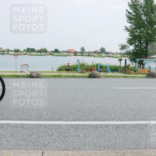 21.06.2025 - 27. Vierlanden-Triathlon H.Heesch http://msf.ph/oto/8019644 15.06.2025 12:02:38 Radfahren 219, 876, 944 meine-sportfotos.de