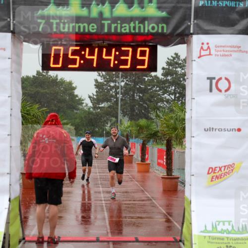 15.06.2025 - 7 Türme Triathlon Michael Strokosch http://msf.ph/oto/8019649 15.06.2025 15:44:39 Ziel 274, 296 meine-sportfotos.de