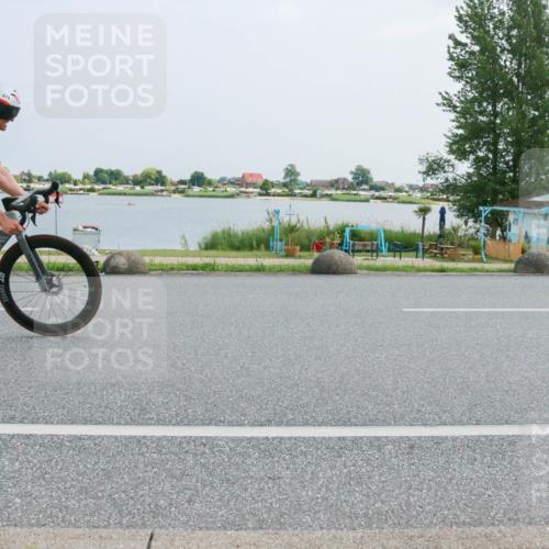 21.06.2025 - 27. Vierlanden-Triathlon H.Heesch http://msf.ph/oto/8019673 15.06.2025 12:02:46 Radfahren 815, 834, 888, 965 meine-sportfotos.de