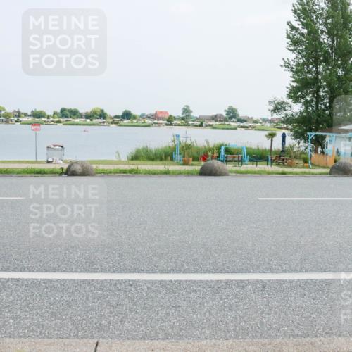 21.06.2025 - 27. Vierlanden-Triathlon H.Heesch http://msf.ph/oto/8019686 15.06.2025 12:02:47 Radfahren 815, 834, 888, 965 meine-sportfotos.de