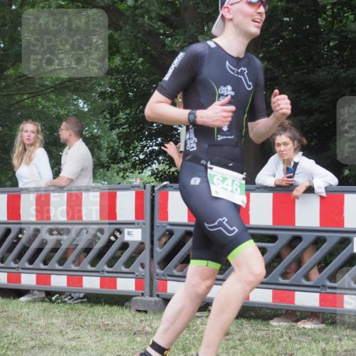 21.06.2025 - 27. Vierlanden-Triathlon KatJ http://msf.ph/oto/8019687 15.06.2025 13:19:07 Ziel 646 meine-sportfotos.de